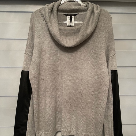 BCBG MAXAZRIA Sweater. Gray, and black patches in the elbow down to hand - Picture 1 of 5